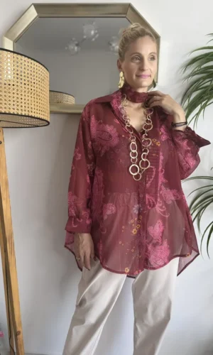 Lady πουκαμίσα με λαχουρ λεπτομέρειες